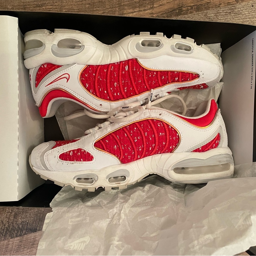 Supreme Nike Air Max Tailwind